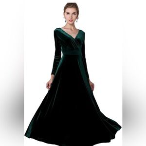 EUC Urban Coco Green Velvet Maxi Dress